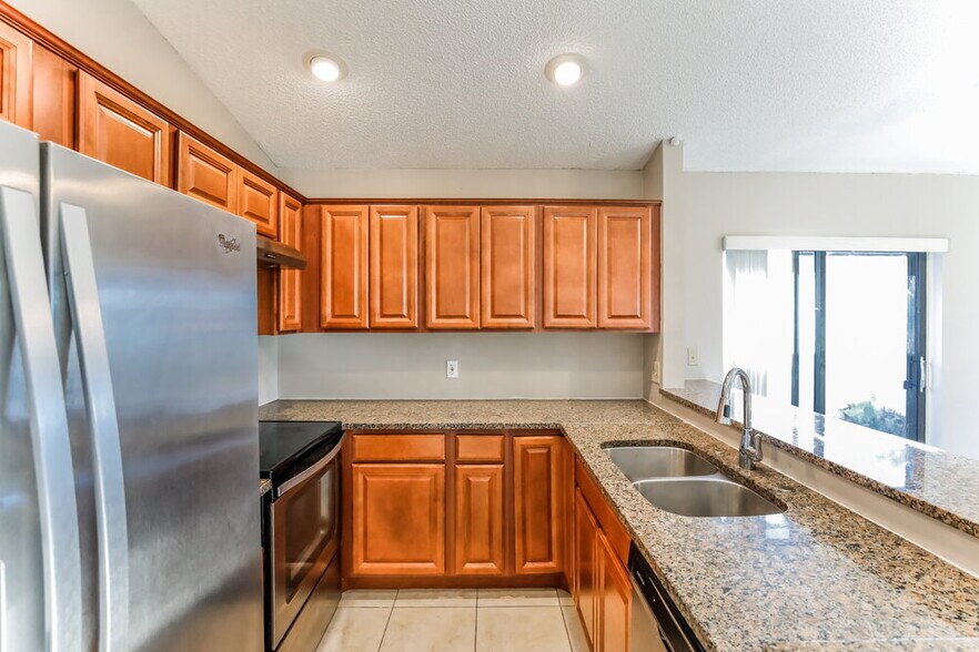 Building Photo - 11471 Whisper Sound Dr