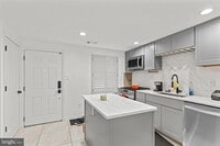 Building Photo - 1854 Dutch Village Dr