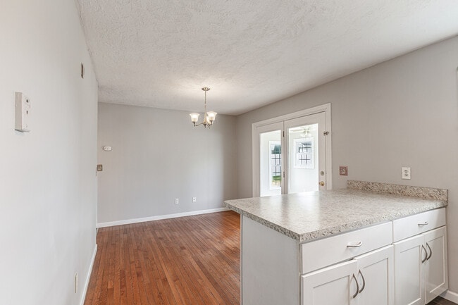 Building Photo - 3520 Tower Dr