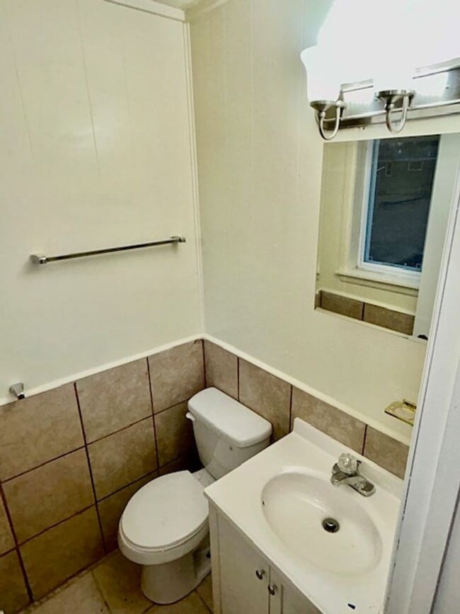 Building Photo - Moss Point 3 Bedroom