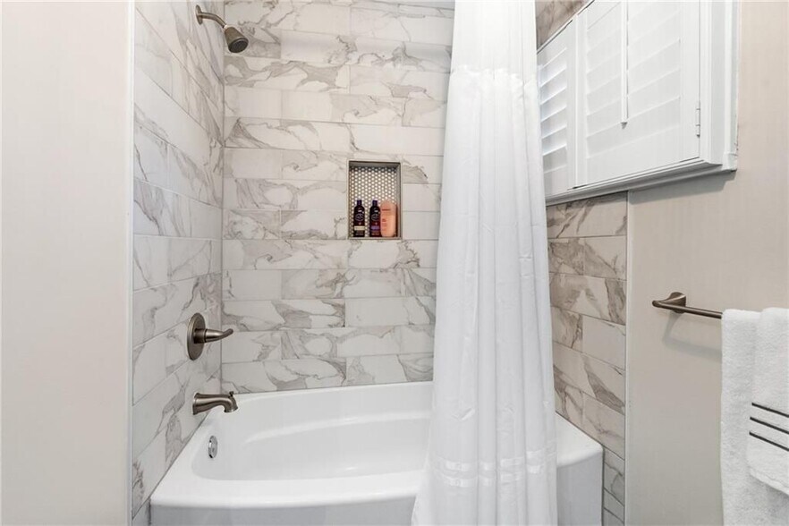 Building Photo - 2026 Harwinor Rd SE