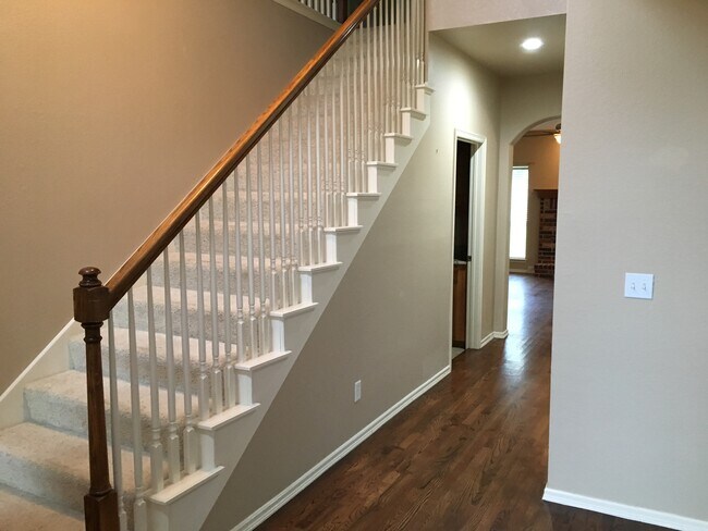 Building Photo - 4201 W Kent St