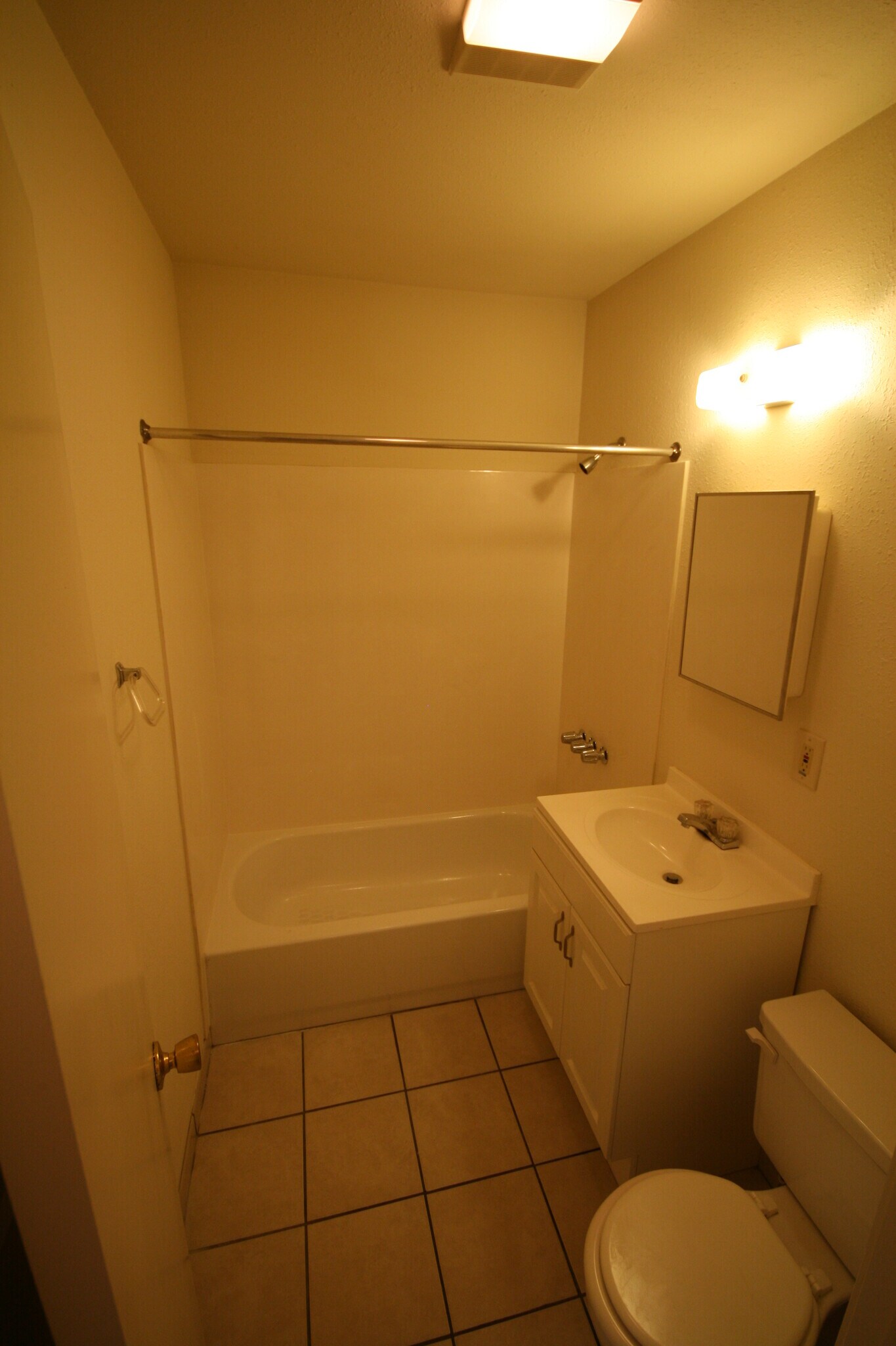 Building Photo - 2310 Rose Dr
