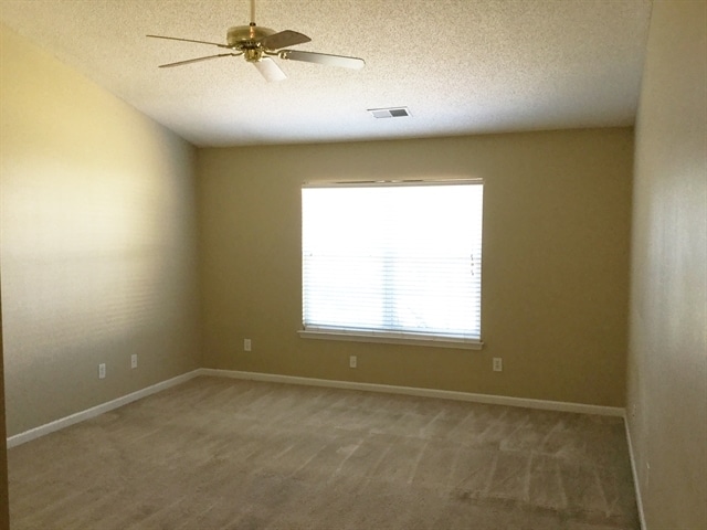 Building Photo - 4008 Edgeview Dr