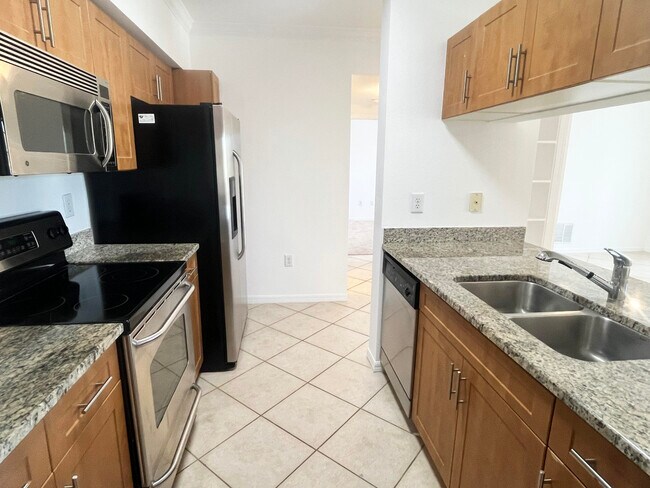 Building Photo - 6482 Emerald Dunes Dr