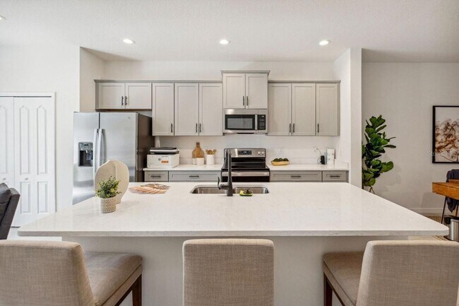 Building Photo - 3462 Caravelle St