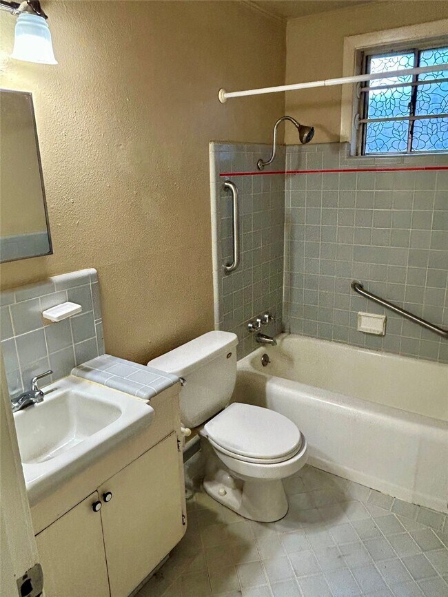 Building Photo - 1411 Indiana St