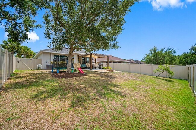 Building Photo - 17414 New Cross Cir