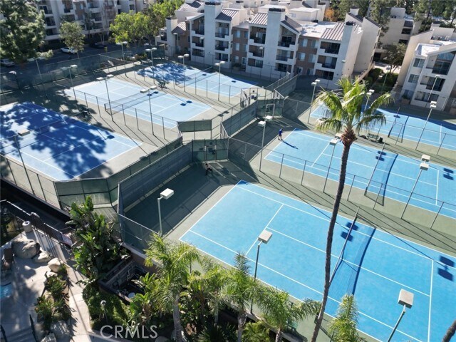 Building Photo - 5540 Owensmouth Ave