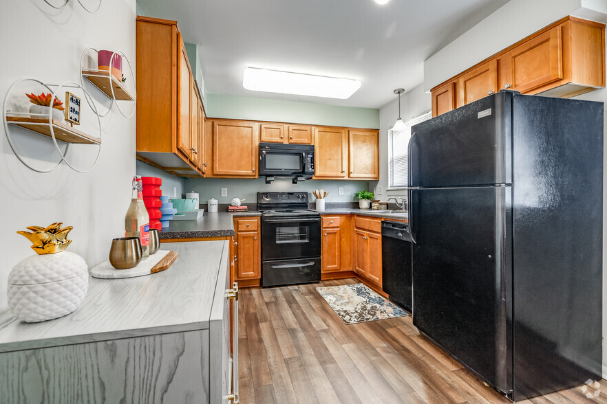 Kitchen - Belmont Hills Apartments