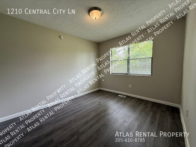 Building Photo - 1210 Central City Ln