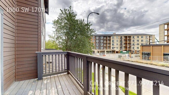 Building Photo - 1000 SW 170th Ave