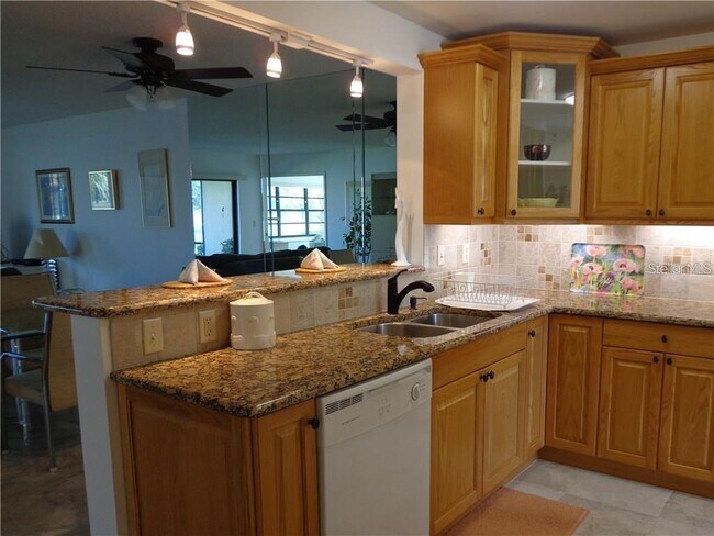 Building Photo - 7070 Fairway Bend Ln