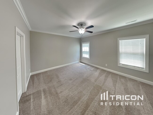 Building Photo - 5109 Cloverhill Dr