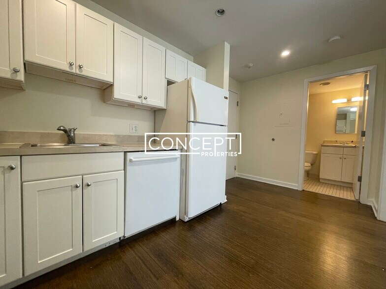 Building Photo - 40 Boylston St