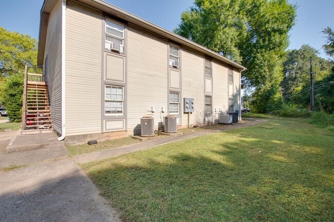 Building Photo - 6201 Friar Tuck Dr NW
