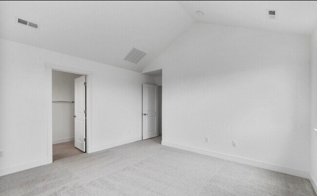 Building Photo - 5081 McKinnon Ct