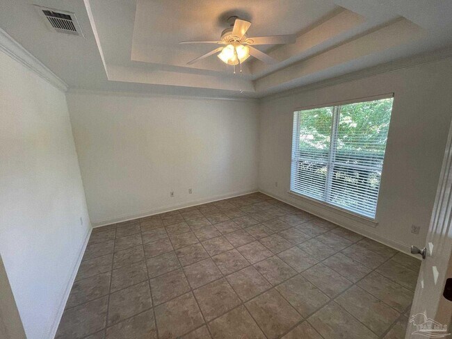 Building Photo - 5955 Hermitage Dr