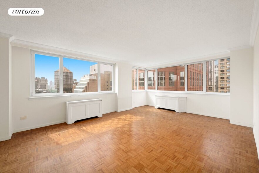 Building Photo - 45 W 67th St