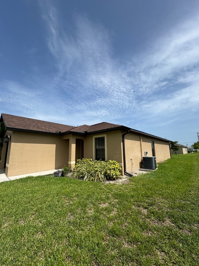 Building Photo - 1632 SW 32nd Terrace