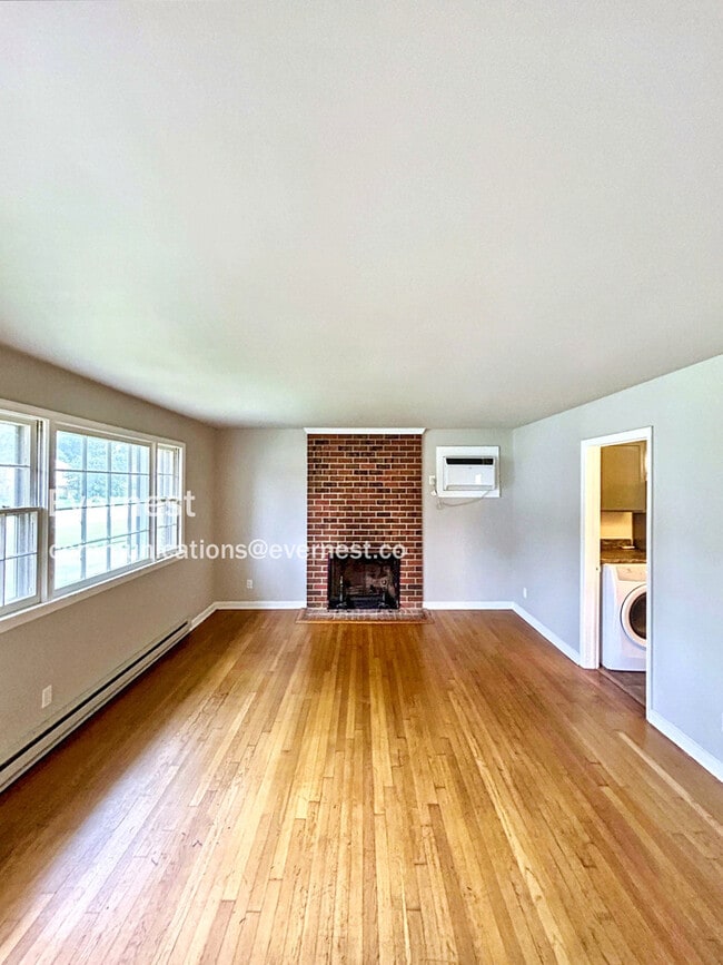 Building Photo - 10813 Bluebell Dr