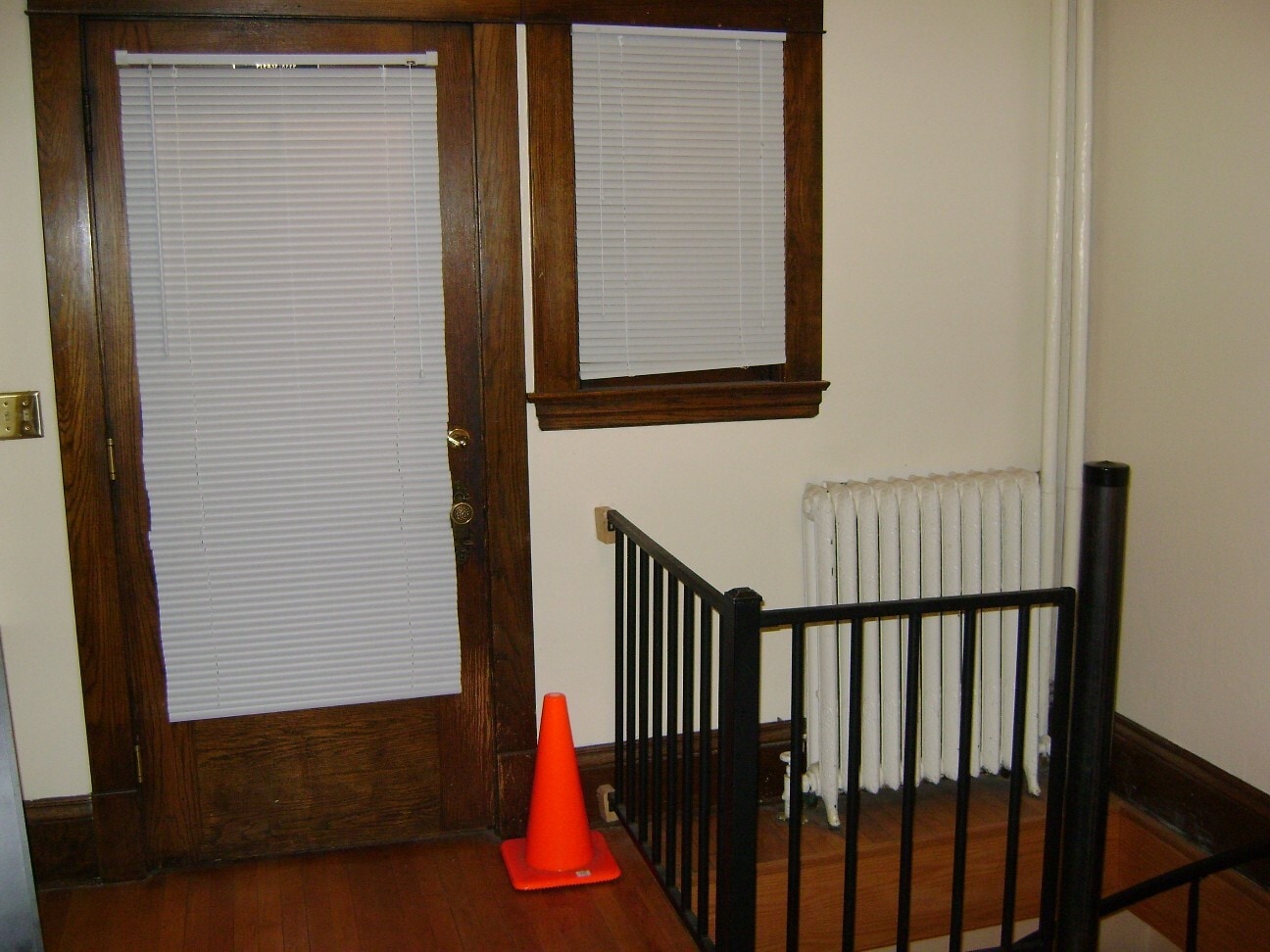 Building Photo - 627 Ontario St SE