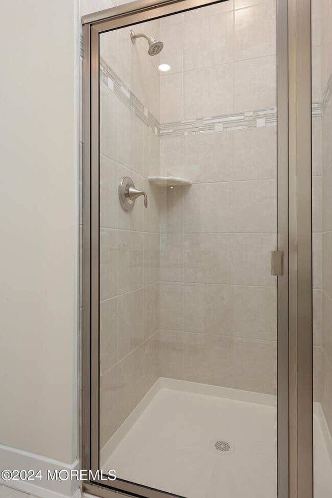 Building Photo - 50 Midway Rd S