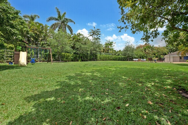 Building Photo - 8290 La Rampa St
