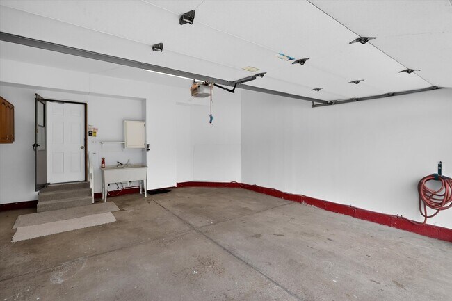 Building Photo - 533 Cherry Hill Ct