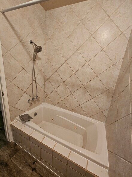 Building Photo - 1131 Packers Cir