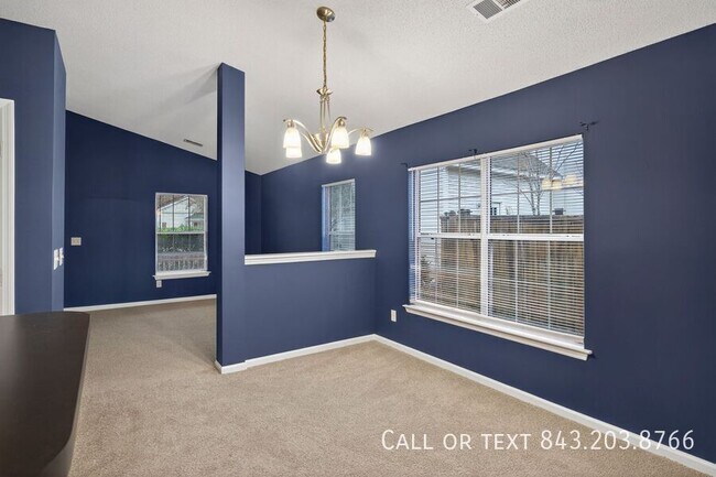 Building Photo - 133 2 Pond Loop