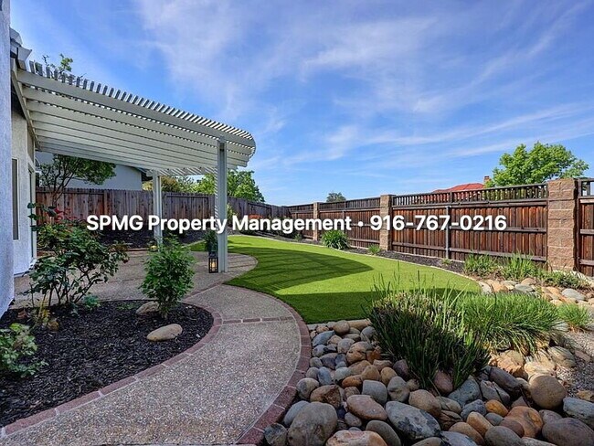 Building Photo - Beautiful 4BR/3BA Home in Rocklin 3-Car Garage & Low-Maintenance Backyard