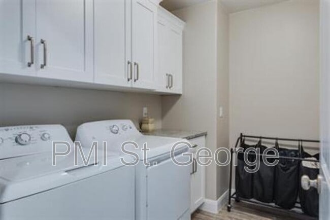 Building Photo - 1001 W Curly Hollow Dr