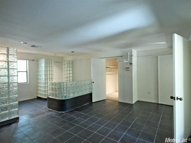 Building Photo - 200 P St