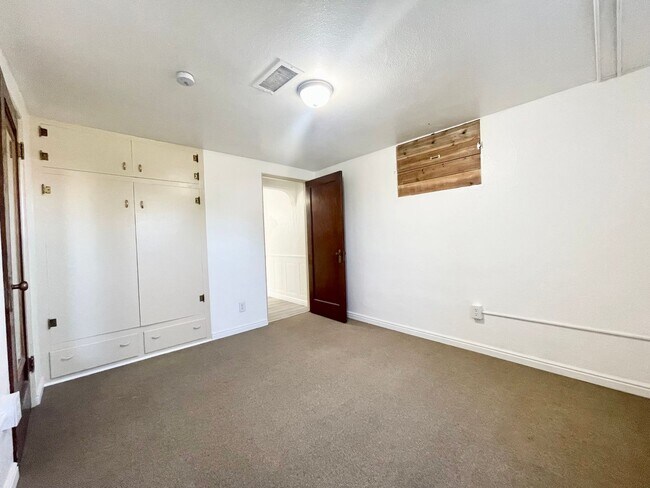 Building Photo - 621 N Kimball Ave