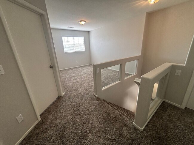 Building Photo - 10256 Grecian Laurel Ct