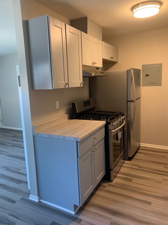 Building Photo - Jurupa Royal Apartments