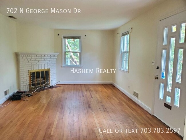 Building Photo - 702 N George Mason Dr