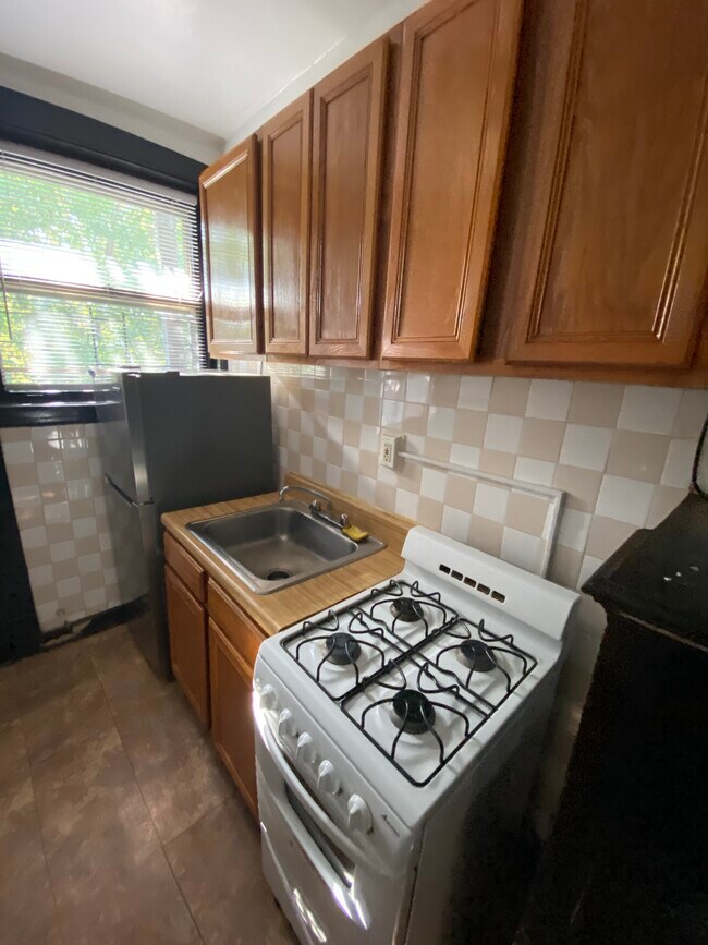 Building Photo - 4310 N Pulaski Rd