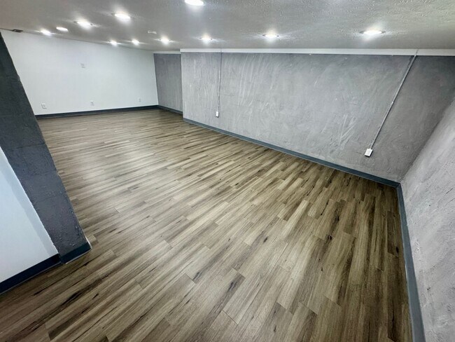 Building Photo - 3 Bedroom - Upper Arlington