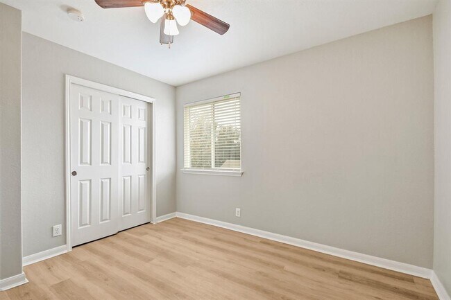 Building Photo - 1030 Birdsong Ln