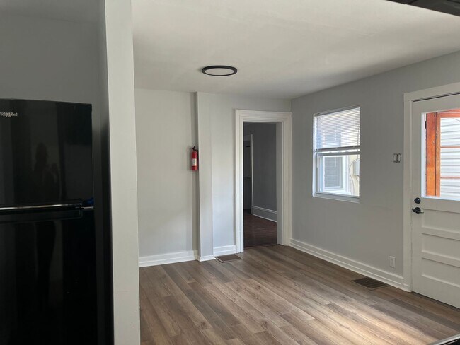 Building Photo - 1209 Linden Pl