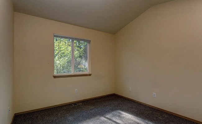 Building Photo - 2130-2132 Harris Ave