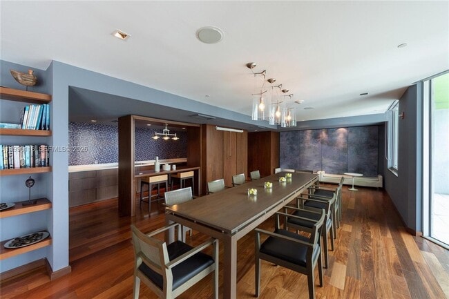 Building Photo - 335 S Biscayne Blvd