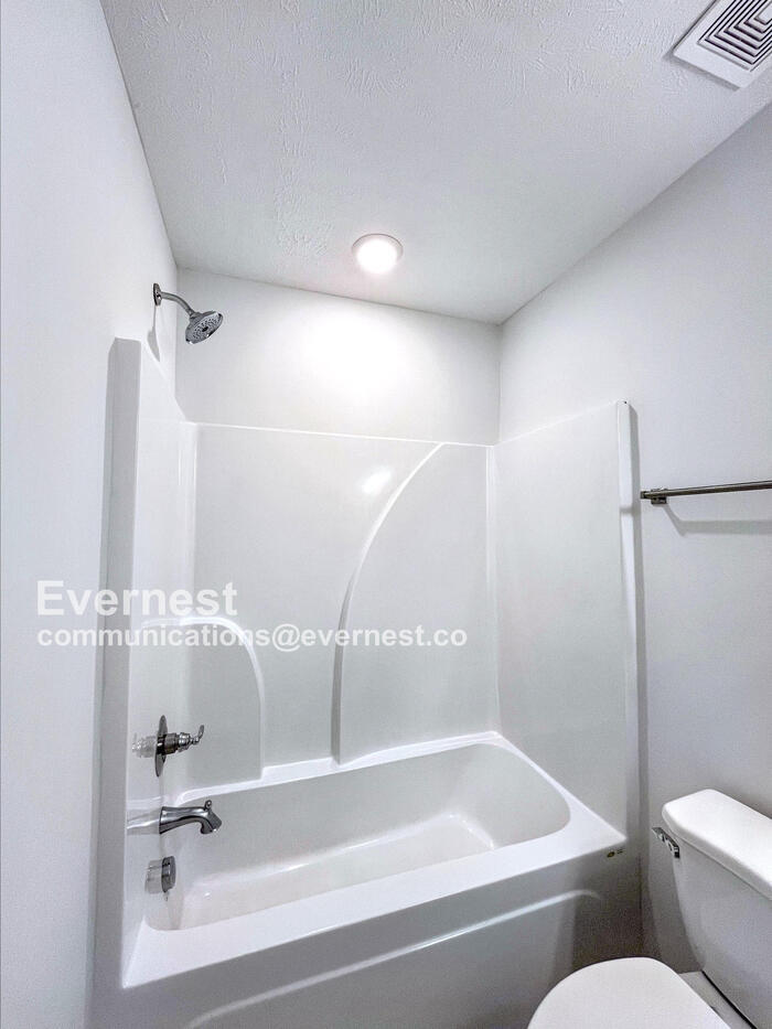 Building Photo - 218 Ansley Wy