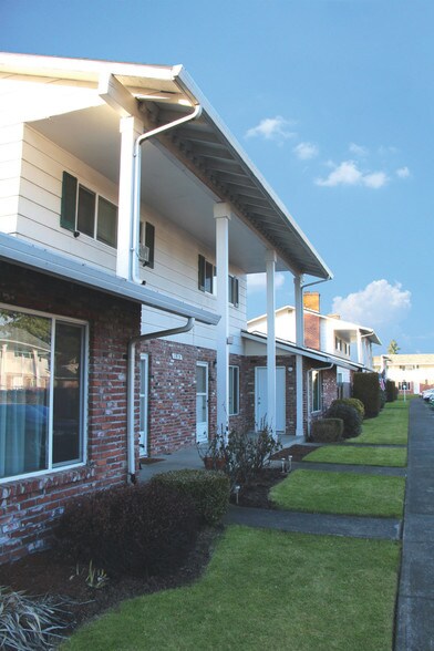 Primary Photo - Heritage Townhomes