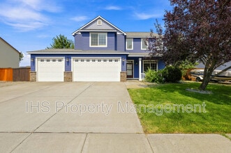 Building Photo - 9711 Nottingham Dr