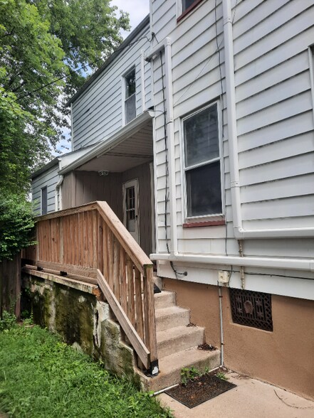 Building Photo - 305 W Berwick St