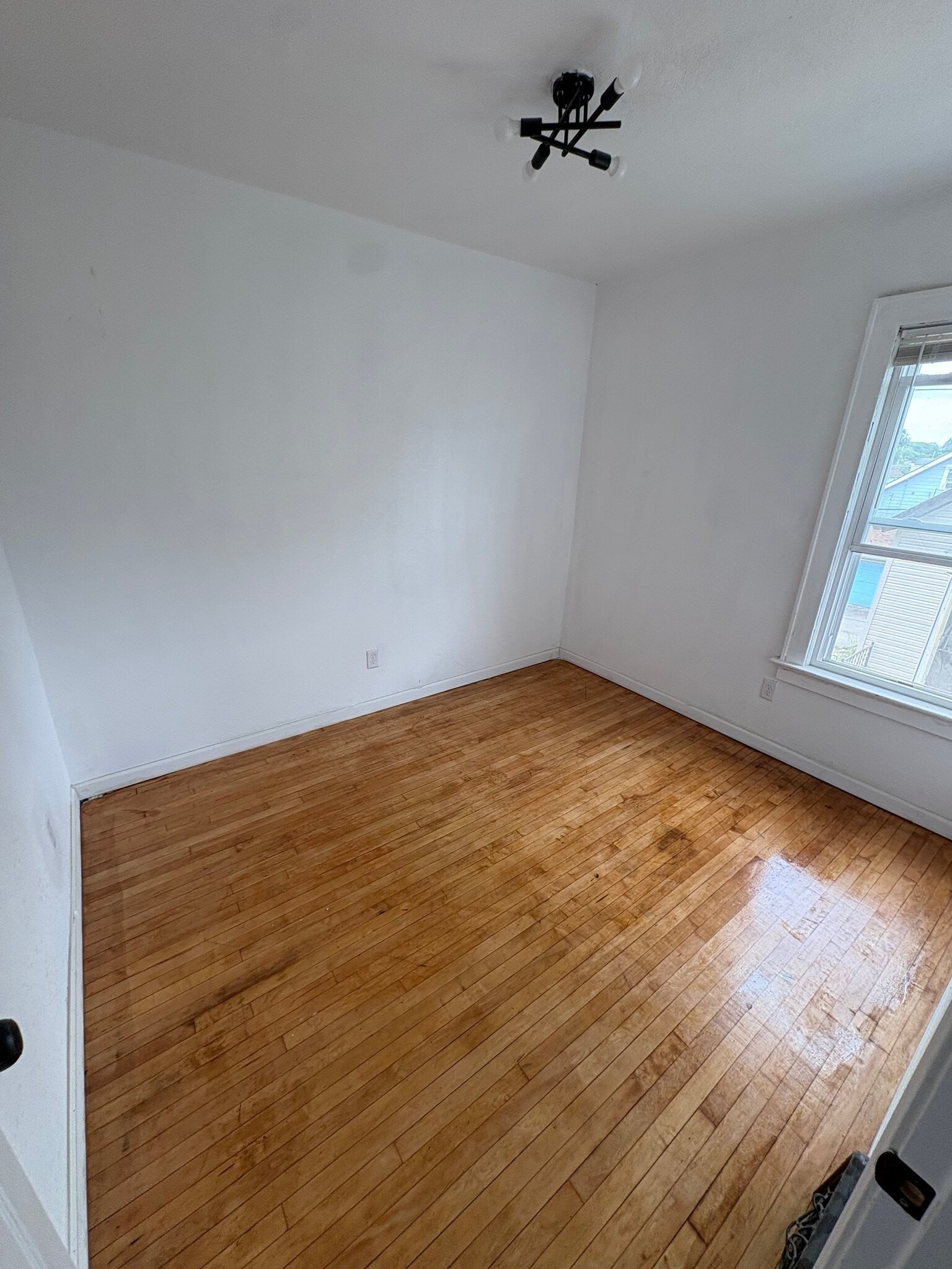 Building Photo - 422 N 29th St