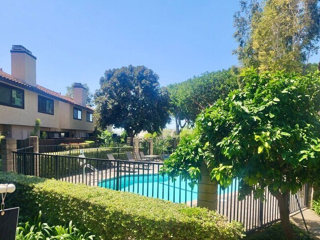 Building Photo - 5151 Walnut Ave